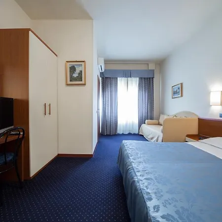 Elefante Bianco מלון קרספלאנו