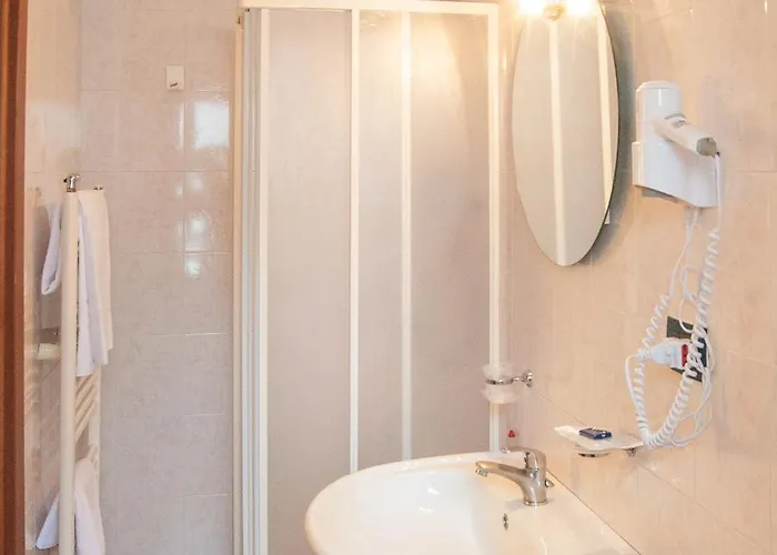 伊利芳缇比安科酒店 3*