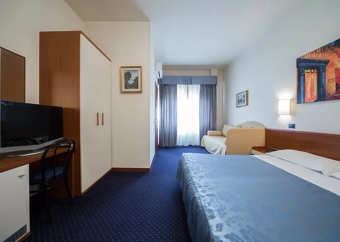 伊利芳缇比安科酒店 酒店 克雷斯佩拉诺