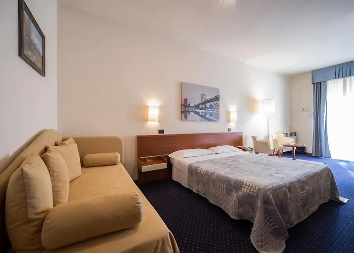 伊利芳缇比安科酒店